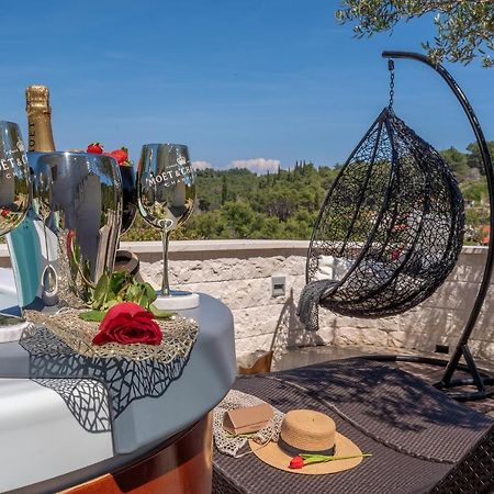 Uniquely Designed Villa Ivana With Outdoor Jacuzzi Nearby The Pebble Banje Beach At The Island Of Solta Рогач Екстер'єр фото