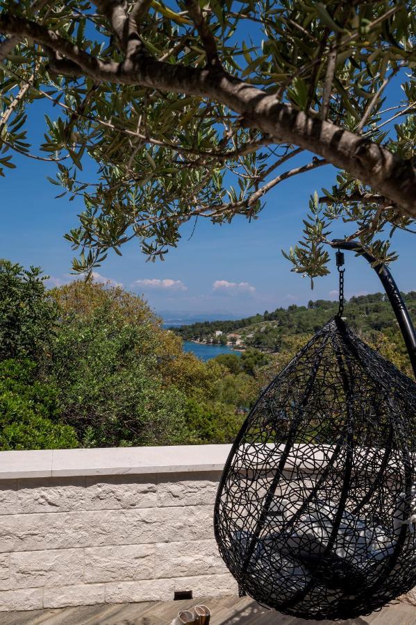Uniquely Designed Villa Ivana With Outdoor Jacuzzi Nearby The Pebble Banje Beach At The Island Of Solta Рогач Екстер'єр фото
